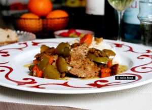 Lemony vial stew with mustard, peppers, carrots and oregano - solo food