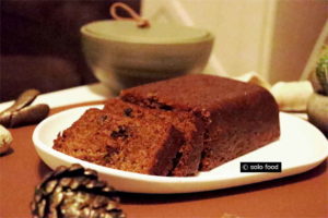 Cake with brown butter, English tea and honey