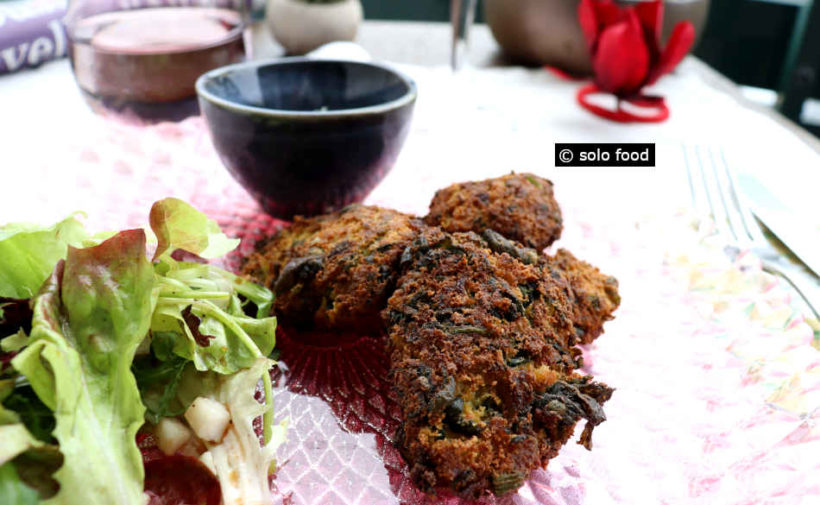 Chick peas keftas with spinach and spices