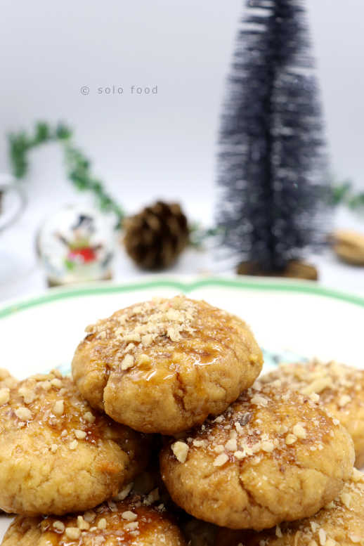 Biscuits de Noël à l'huile d'olive et aux épices (melomakarona vegan)